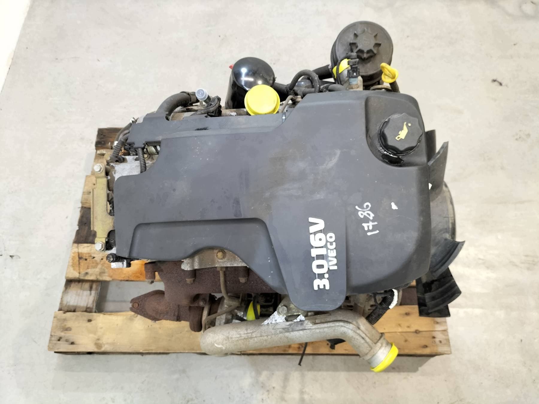 Moteur F1CE0481A — vue 2