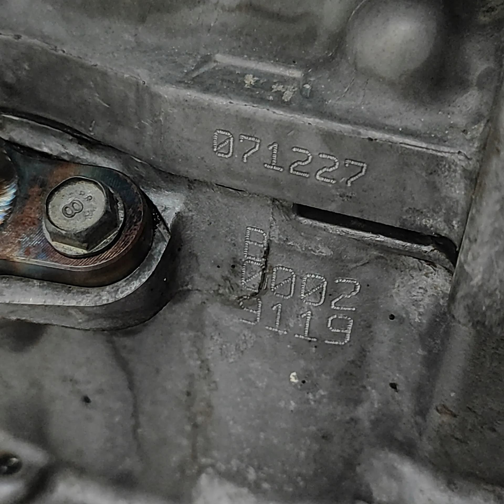 Moteur 4B11 — vue 10