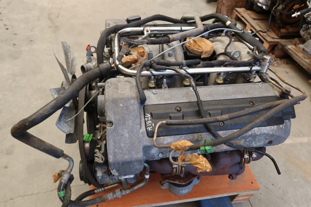 Moteur M 119.982 (AMG 6.0) — vue 3