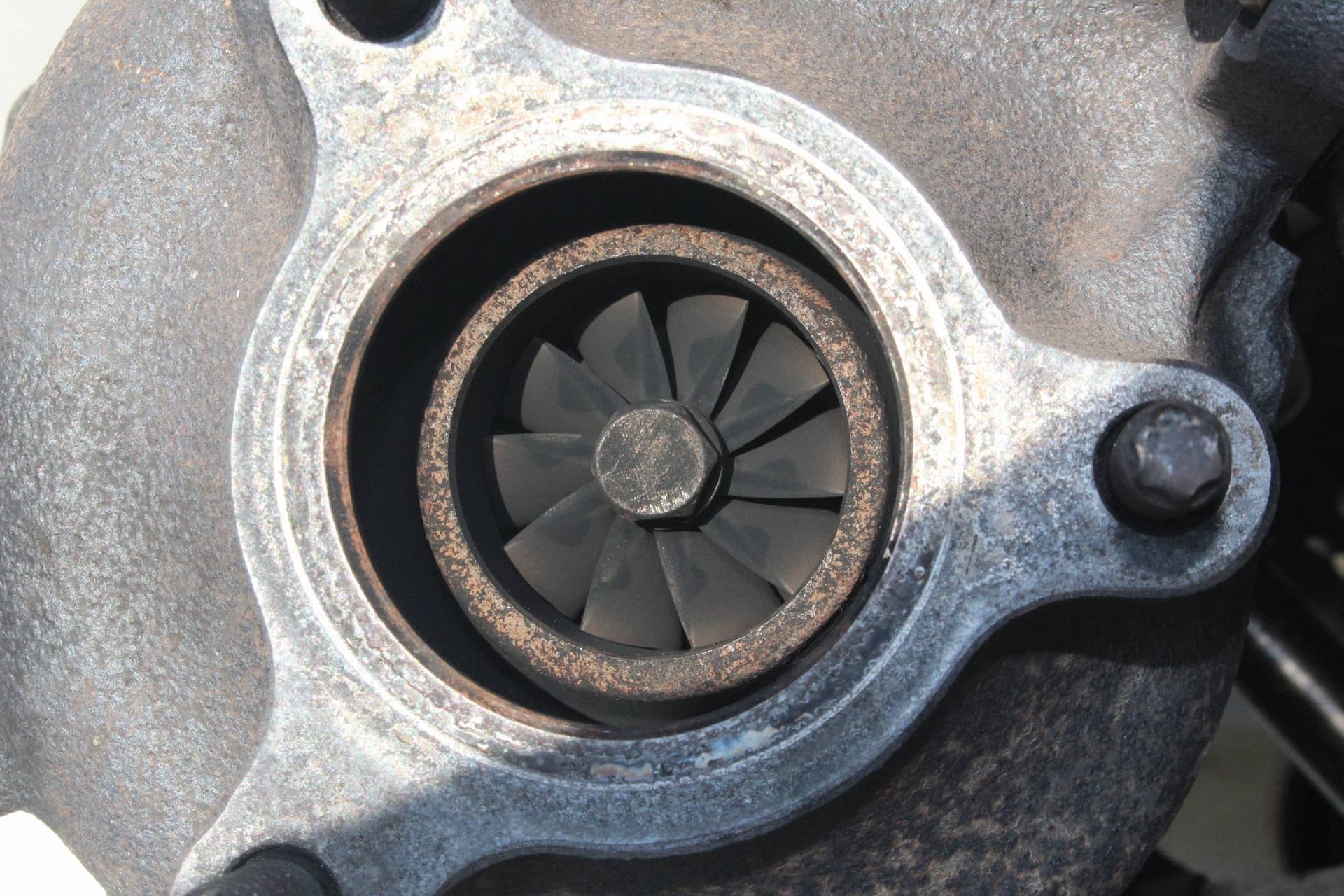 Moteur YD25DDTi — vue 9