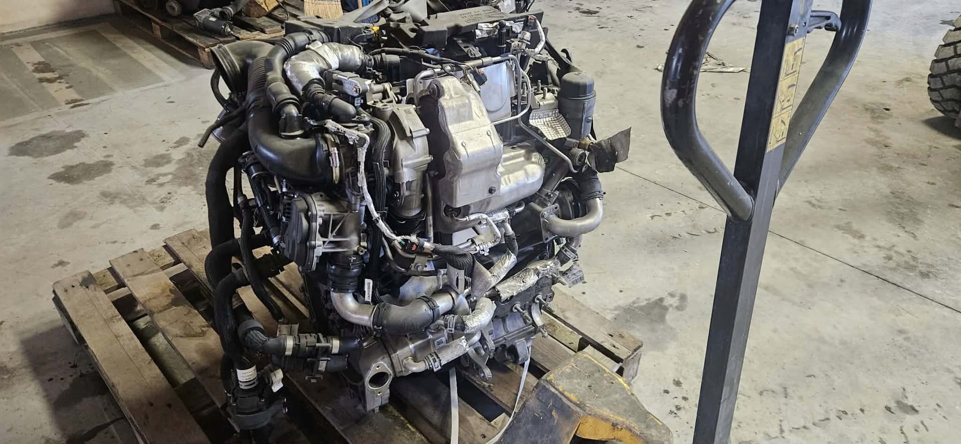 Moteur 204DTY — vue 3