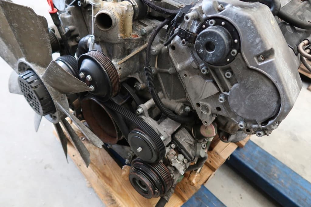 Moteur M 119.982 (AMG 6.0) — vue 4