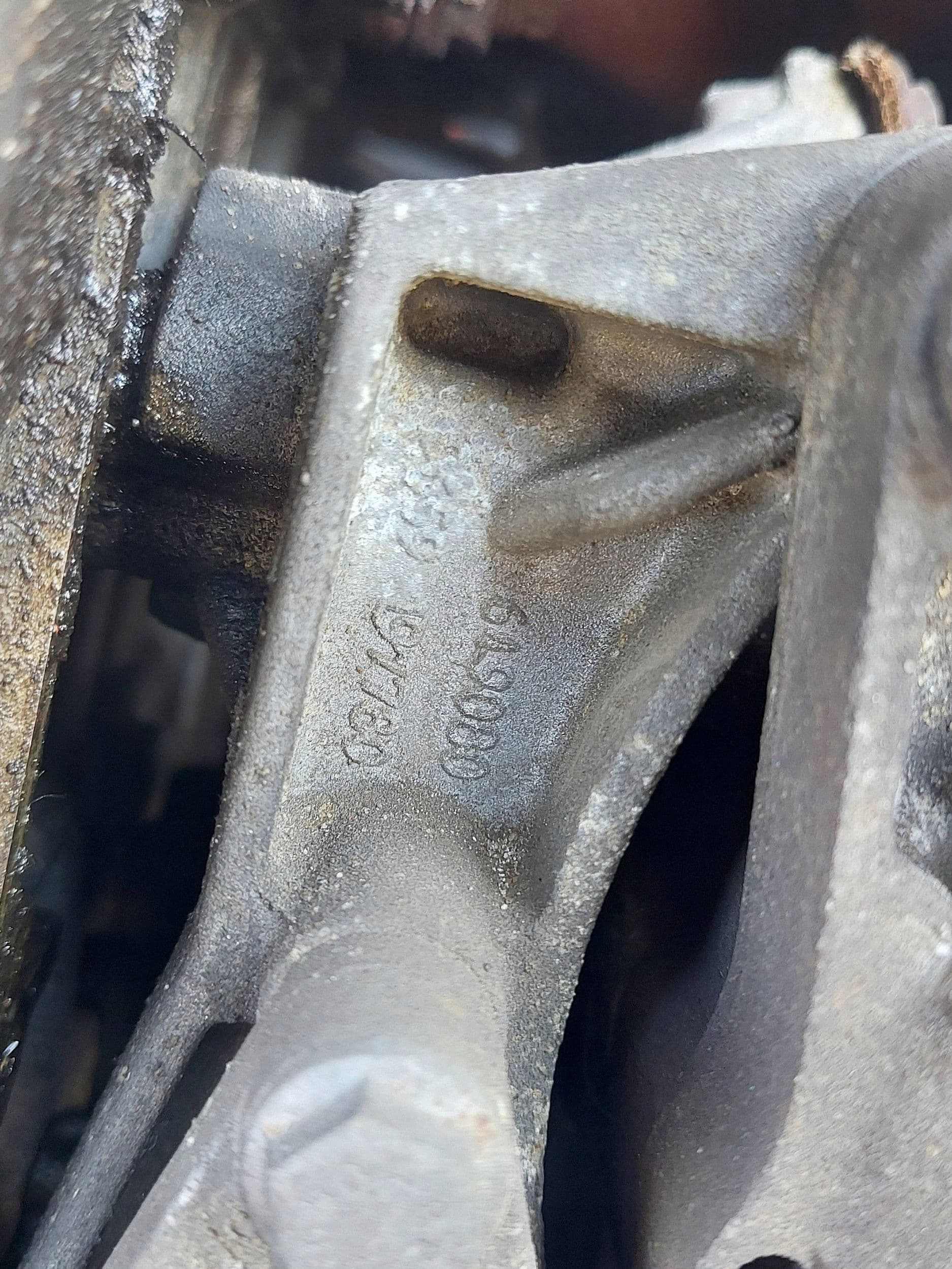 Moteur KFU (ET3J4) — vue 6