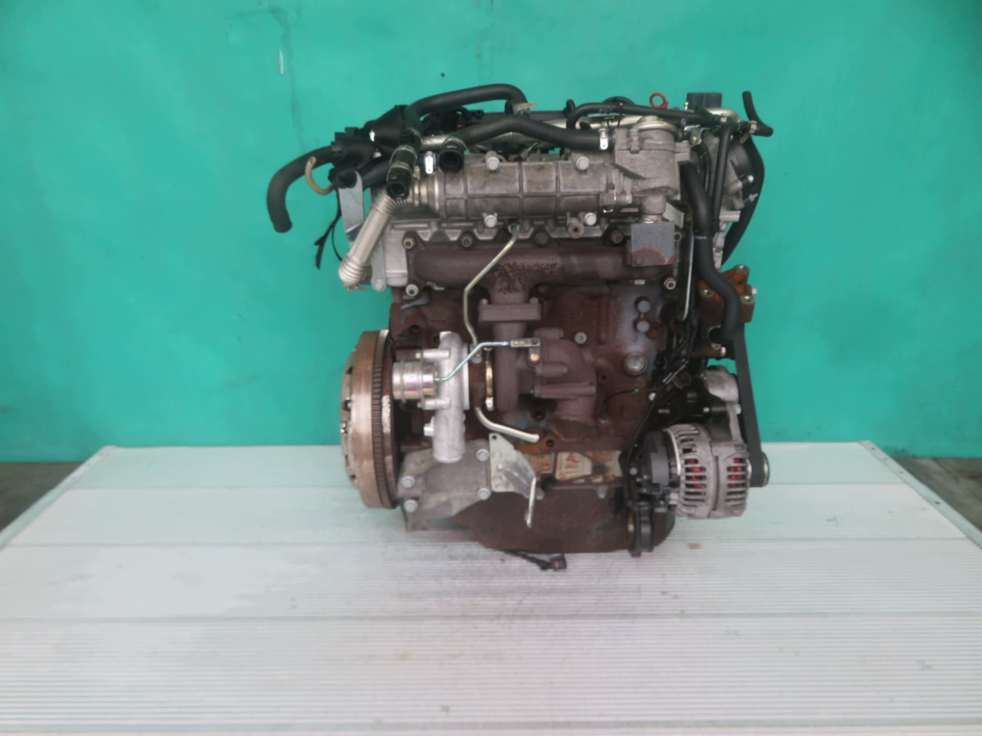 Moteur F1CE0481D (F30DT) — vue 6