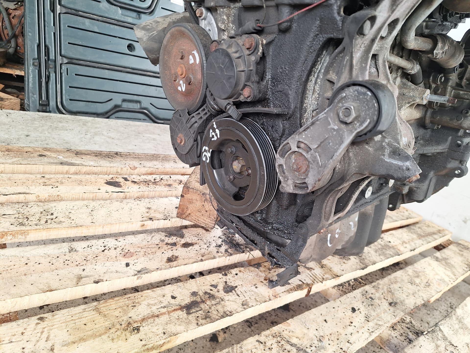 Moteur N13 B16 A — vue 12