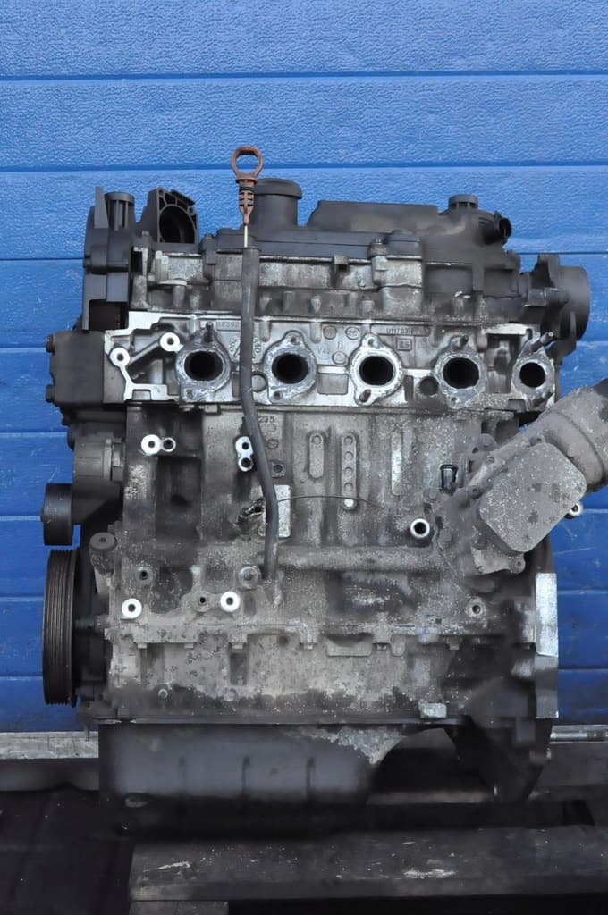 Moteur 8HZ (DV4TD) — vue 2