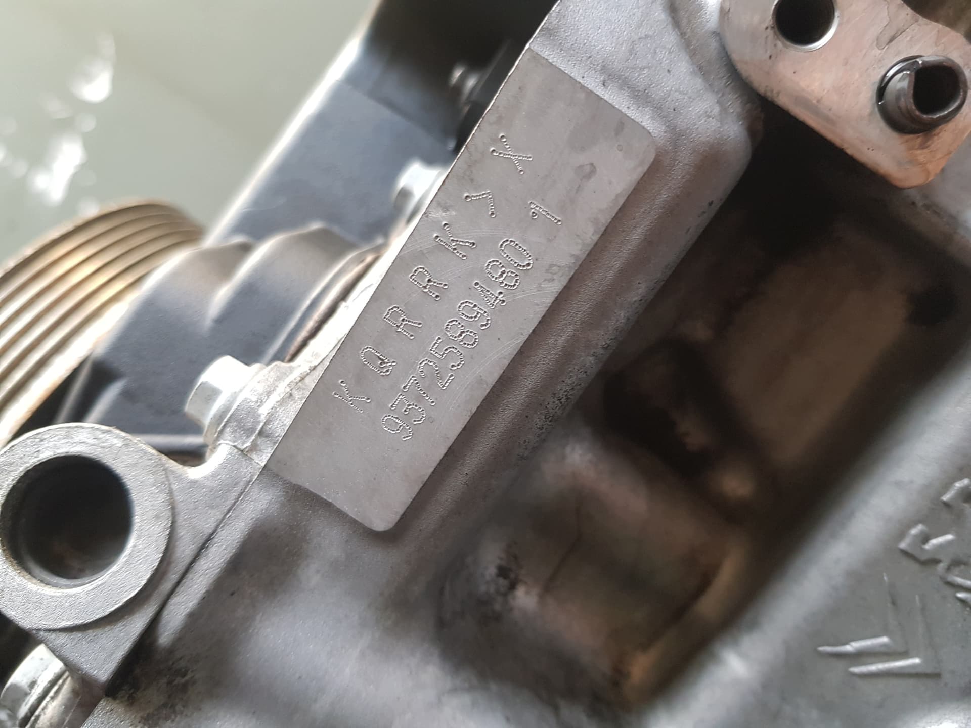 Moteur 8HP (DV4C) — vue 4