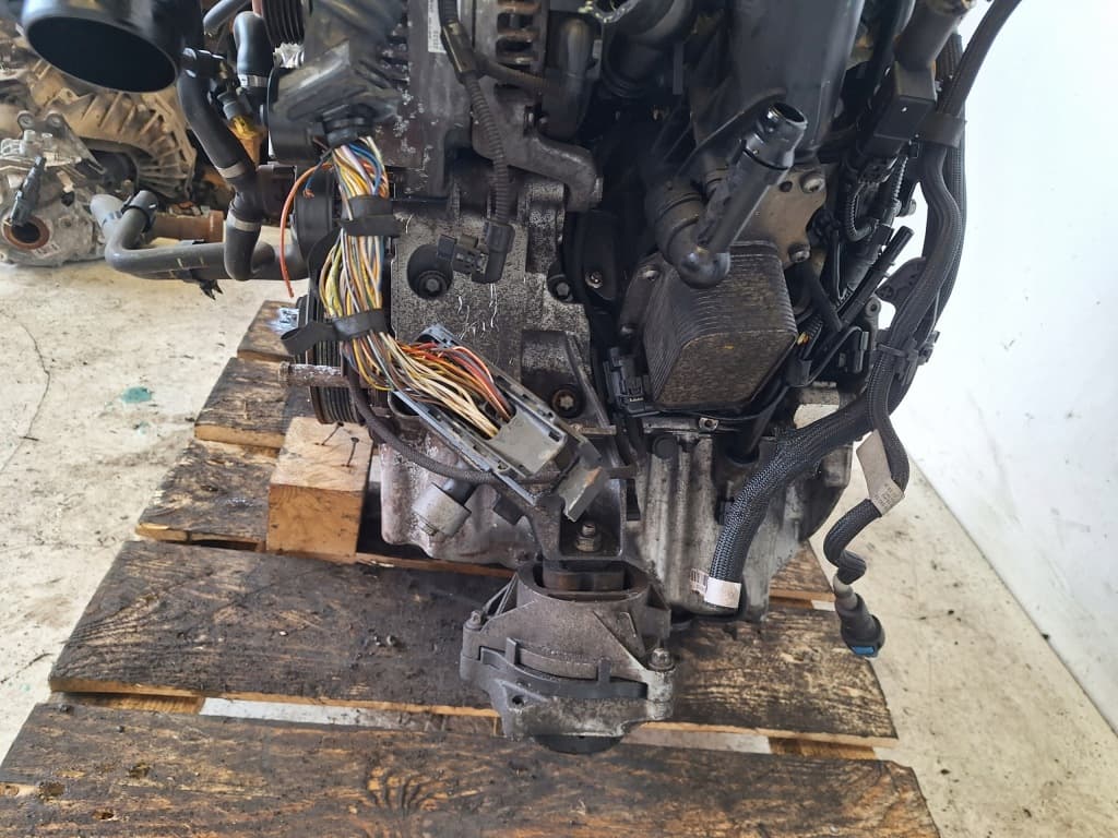 Moteur B37 D15 A — vue 7