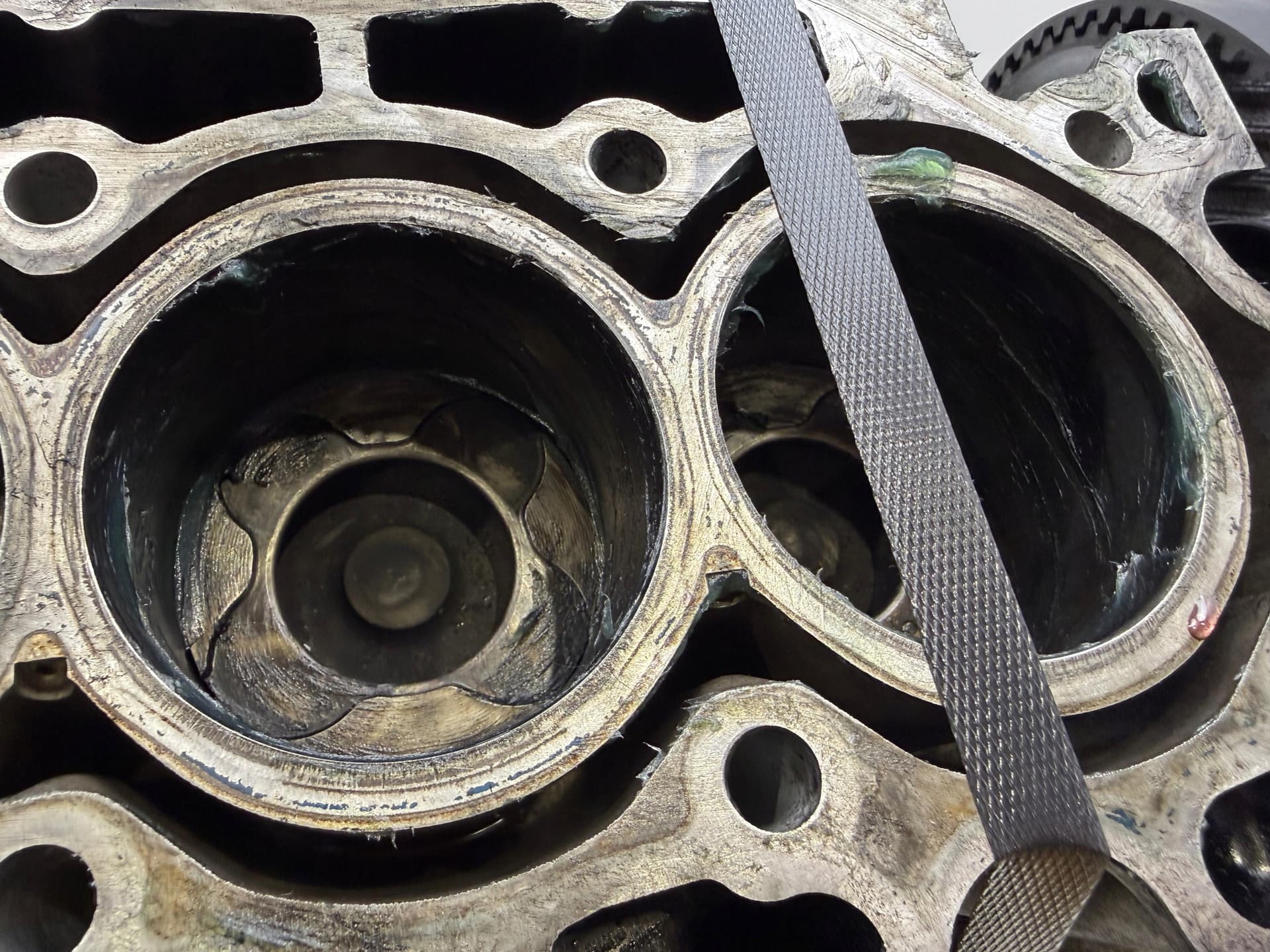 Moteur 9HU (DV6UTED4) — vue 4
