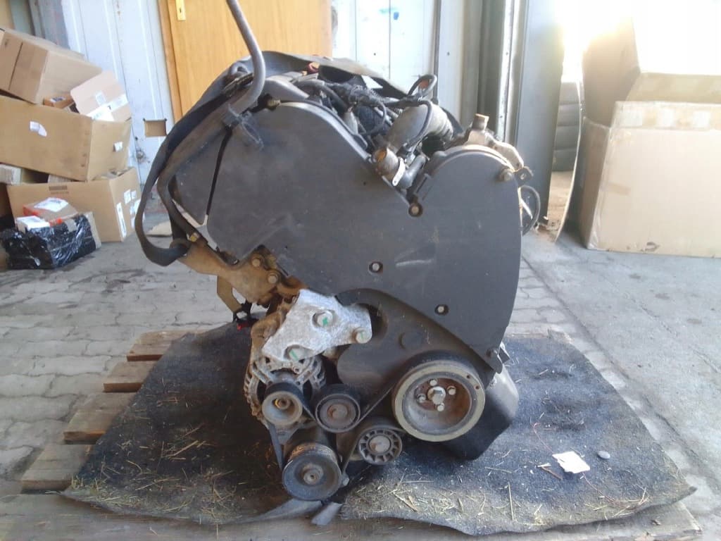 Moteur F1AE0481C — vue 2