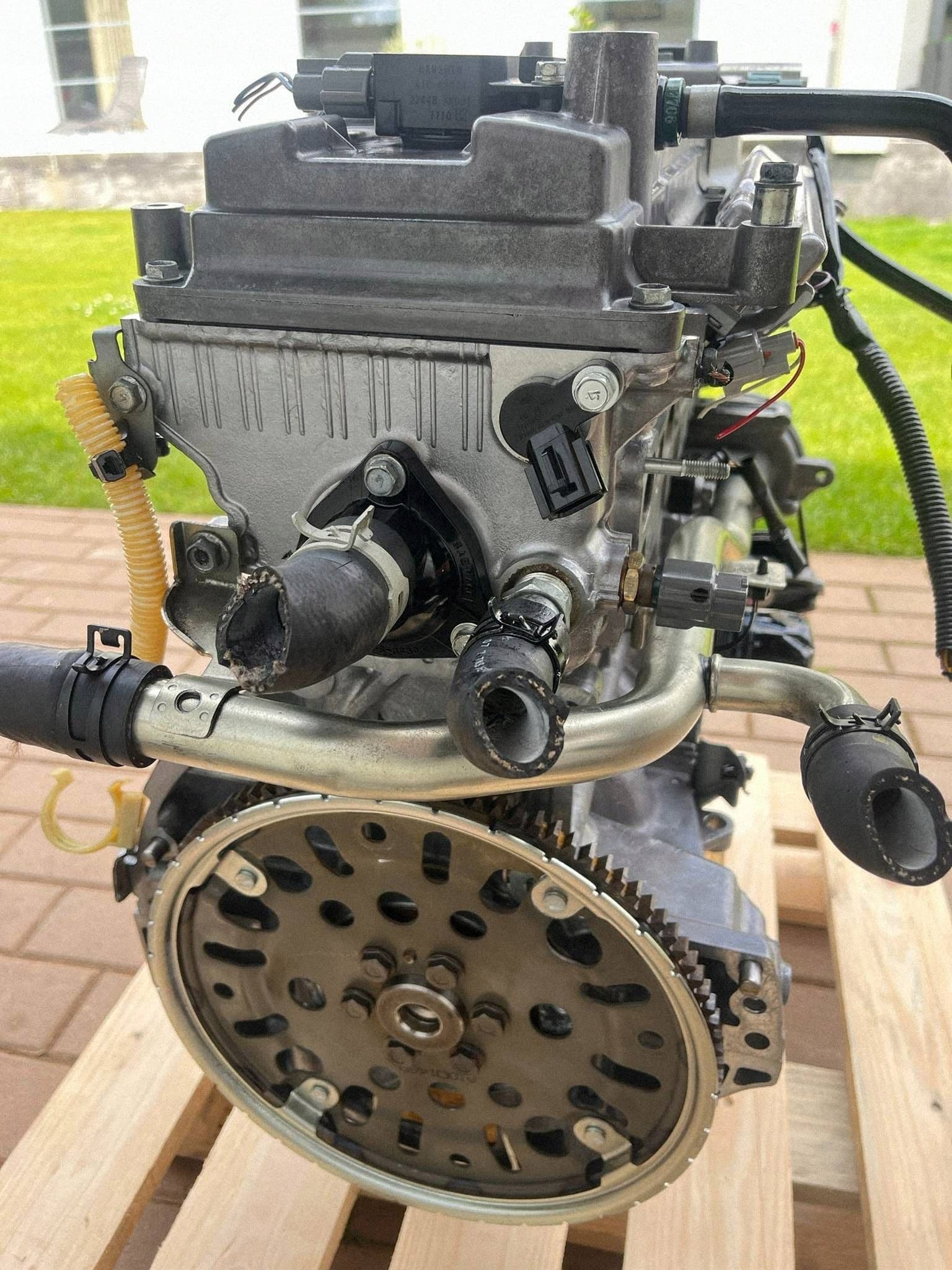 Moteur CR12DE — vue 3