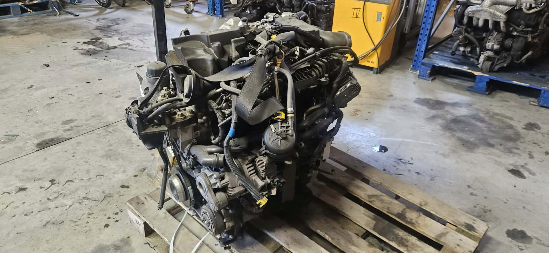 Moteur 204DTY — vue 2